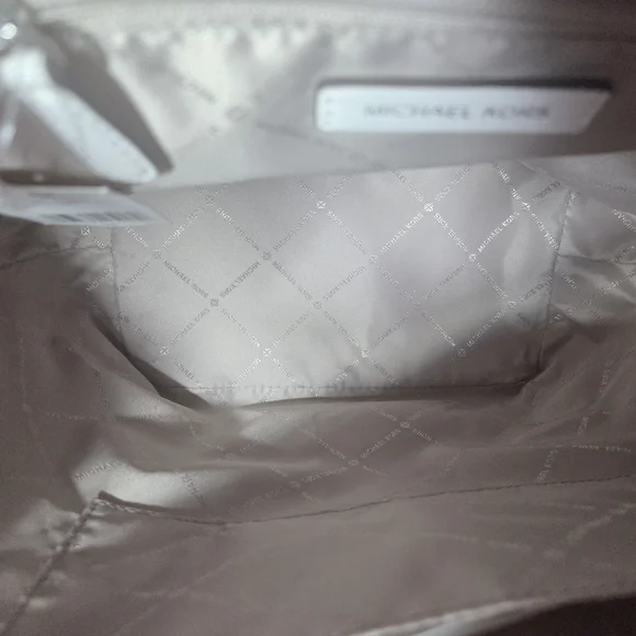 Michael Kors Cream Shoulder Bag - Picture 3 of 6